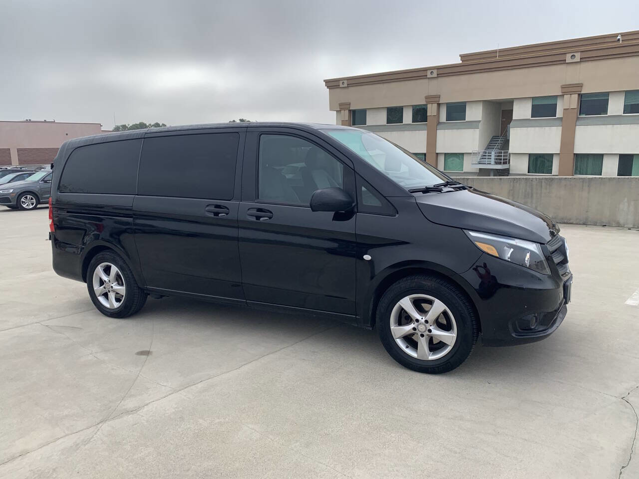 Used 2017 Mercedes-Benz Metris Passenger image 5