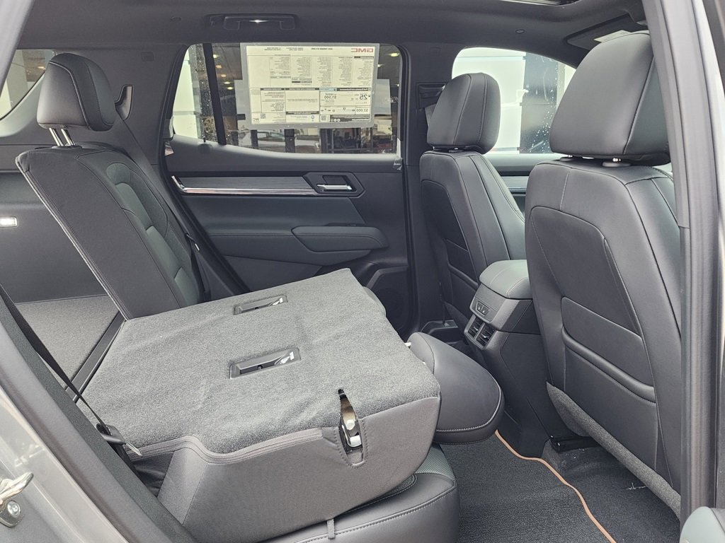 New 2026 GMC Terrain AT4 w/ Convenience Package III image 45