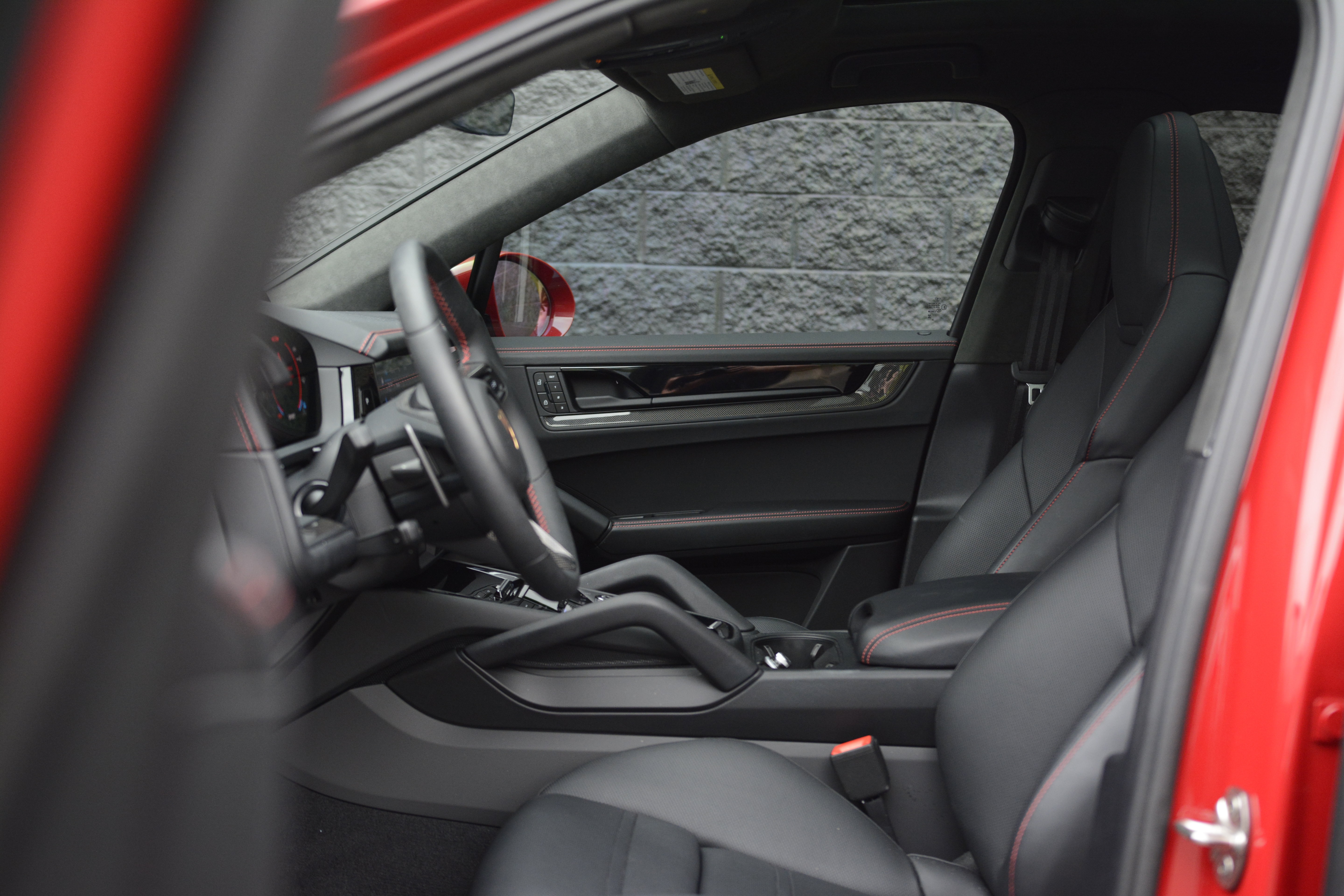 Certified 2025 Porsche Cayenne GTS AWD/4WD image 16