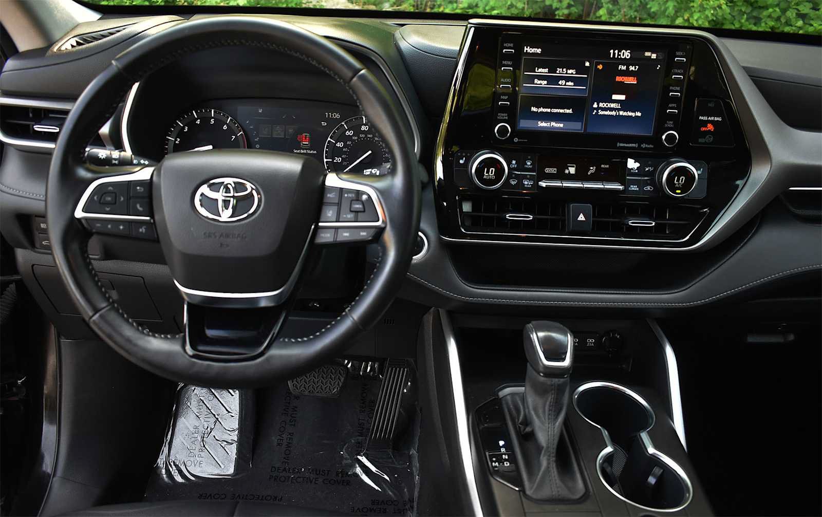 Used 2021 Toyota Highlander XLE AWD/4WD image 15