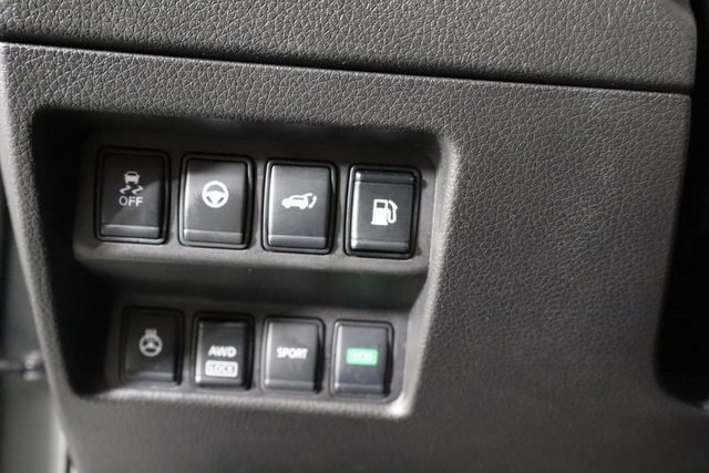 Used 2019 Nissan Rogue SV w/ Sun & Sound Touring Package AWD/4WD image 20