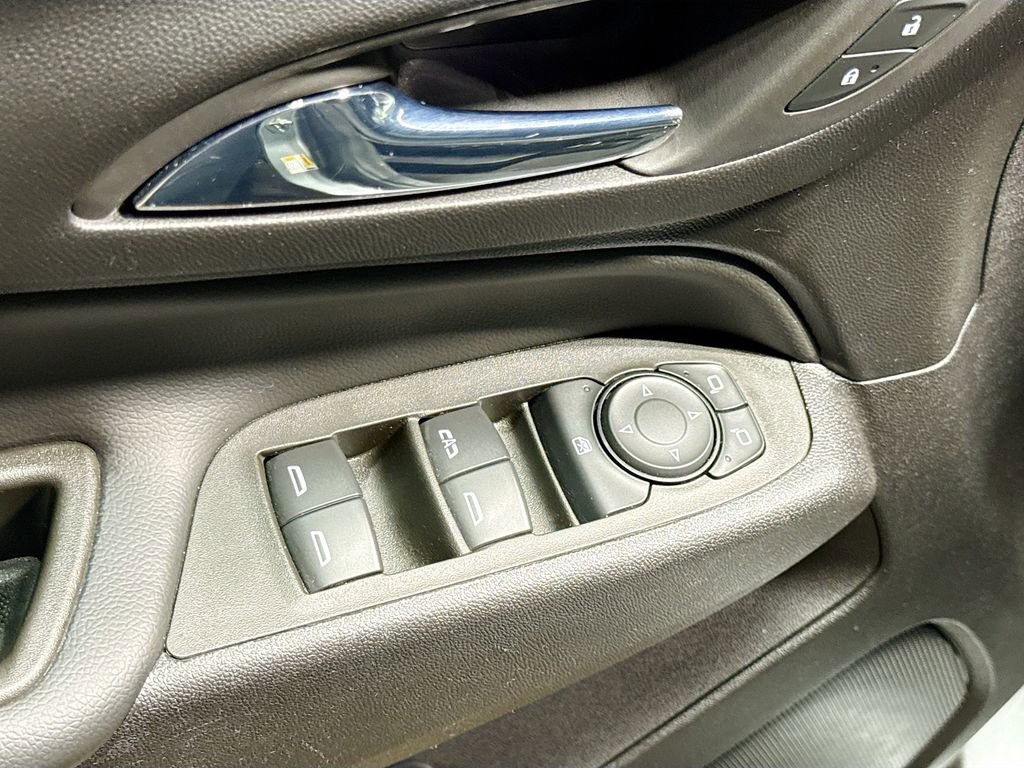 Certified 2024 Chevrolet Equinox LT w/ LPO, Floor Liner Package image 17