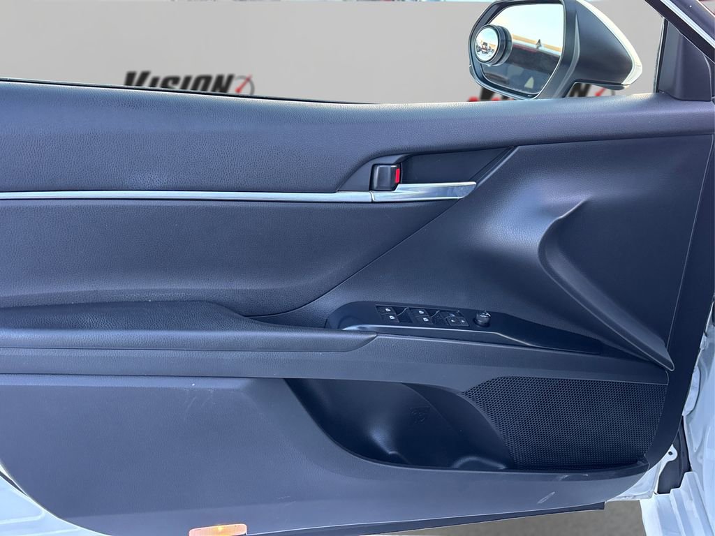 Used 2018 Toyota Camry LE image 22