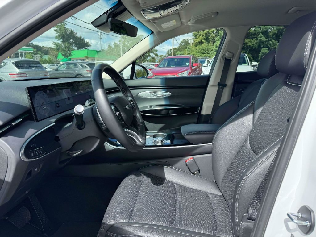 Certified 2026 Genesis GV70 2.5T AWD/4WD image 12