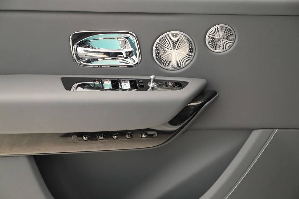 Used 2024 Rolls-Royce Cullinan w/ Cullinan Package AWD/4WD image 22