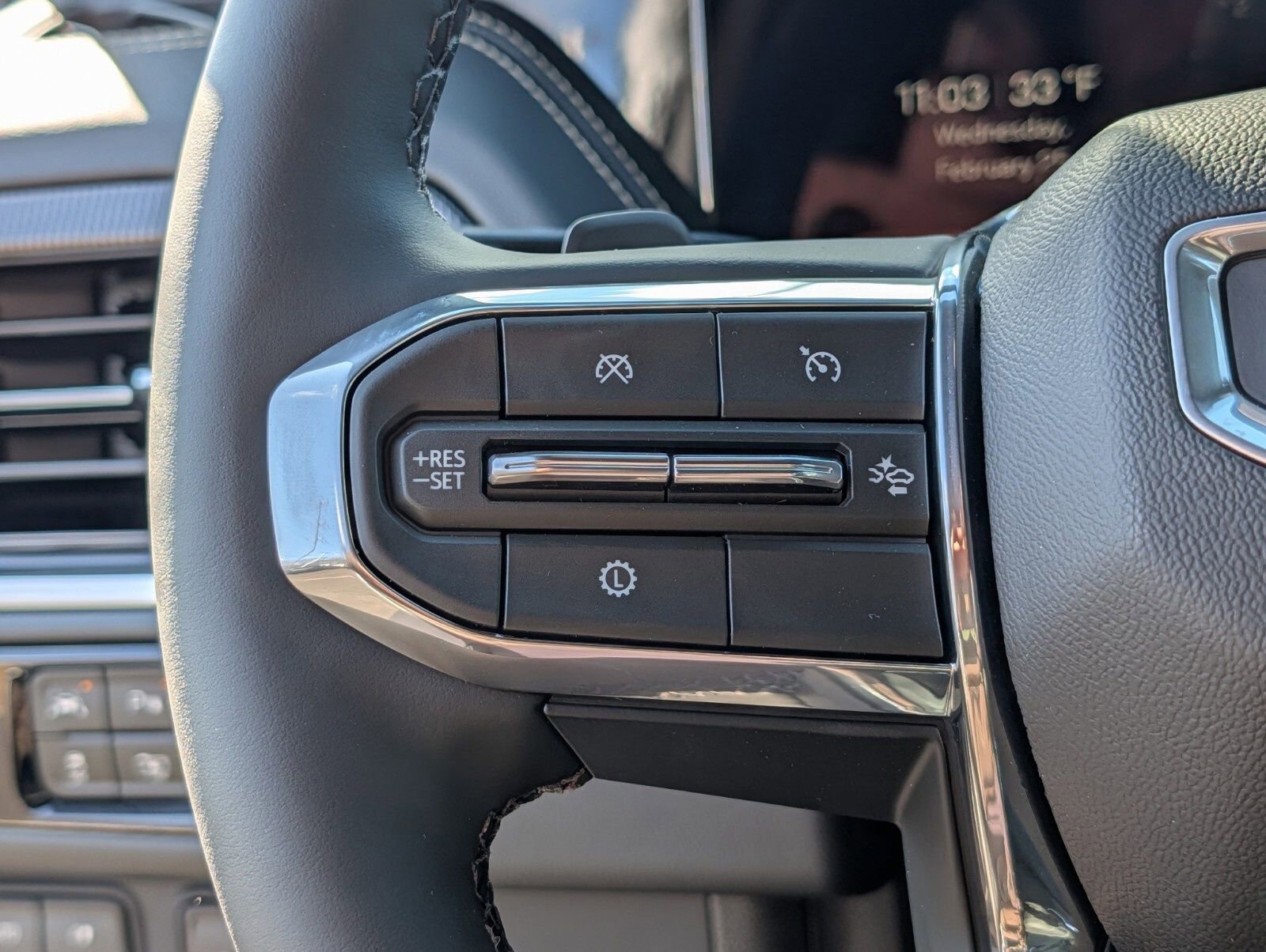 New 2026 GMC Yukon XL Elevation AWD/4WD image 36