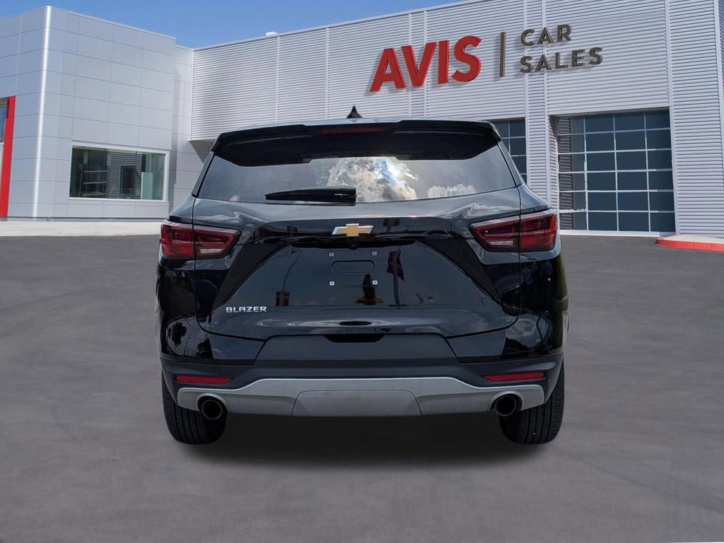 Used 2025 Chevrolet Blazer LT FWD image 7