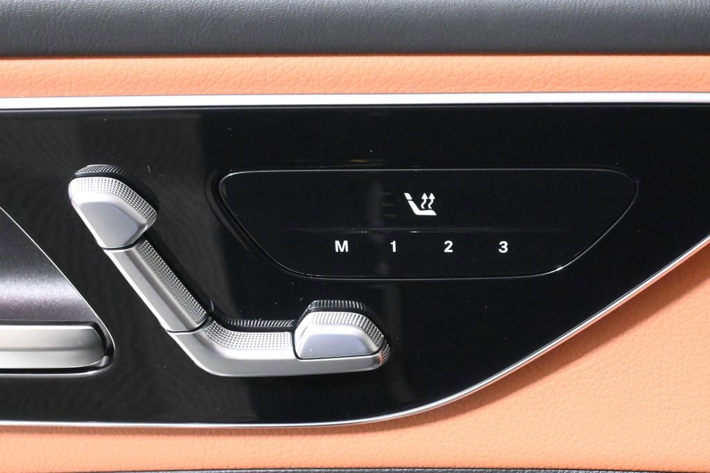 Used 2024 Mercedes-Benz GLC 43 AMG 4MATIC image 25