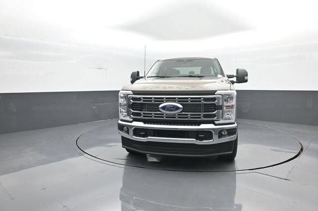 New 2026 Ford F250 XLT w/ FX4 Off-Road Package AWD/4WD image 4