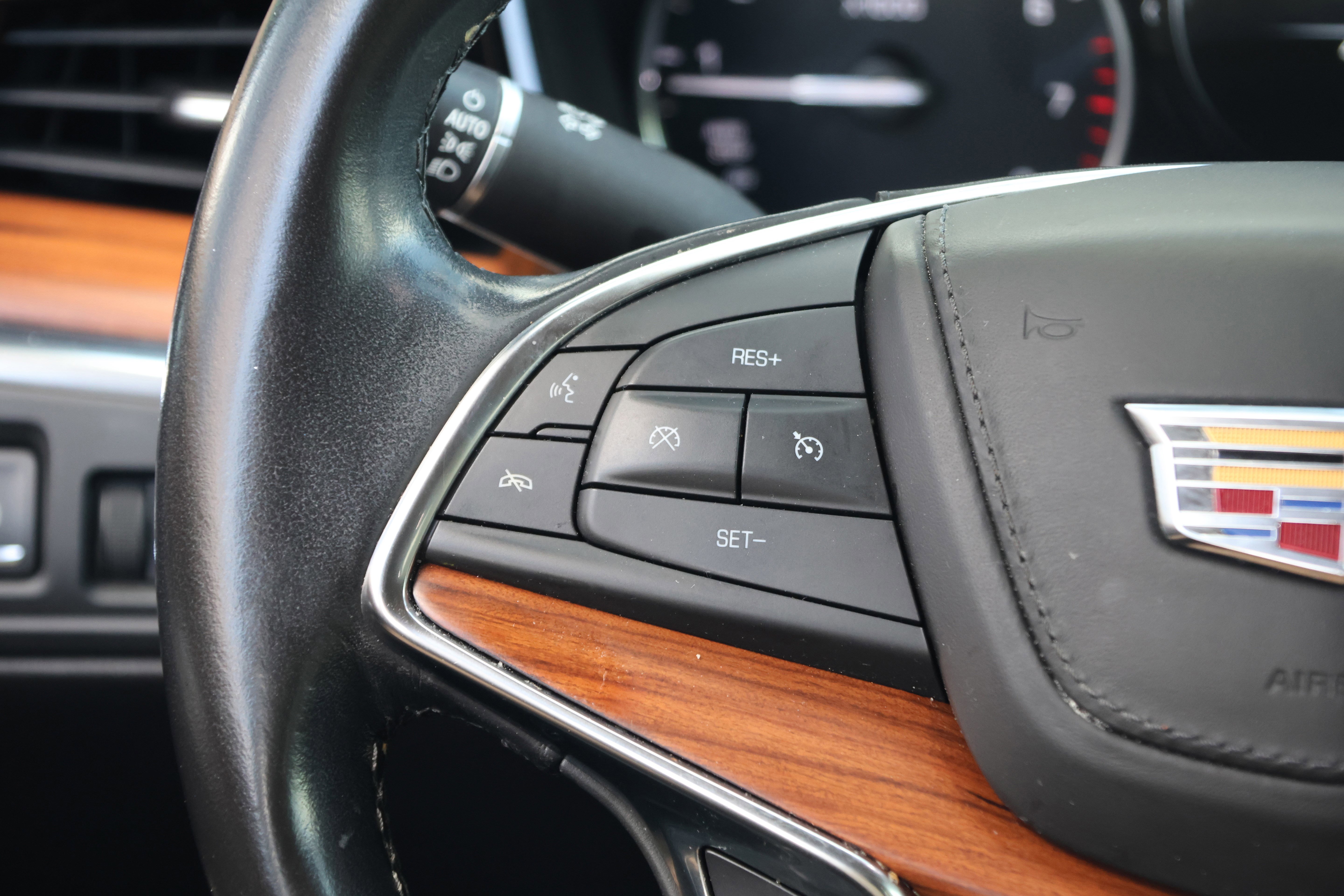 Used 2019 Cadillac XT5 Platinum AWD/4WD image 19