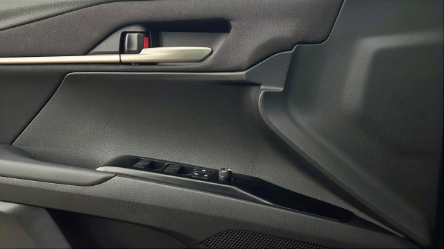 Used 2025 Toyota Camry LE image 19