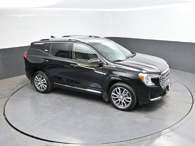 Used 2023 GMC Terrain Denali w/ Denali Premium Package AWD/4WD image 29
