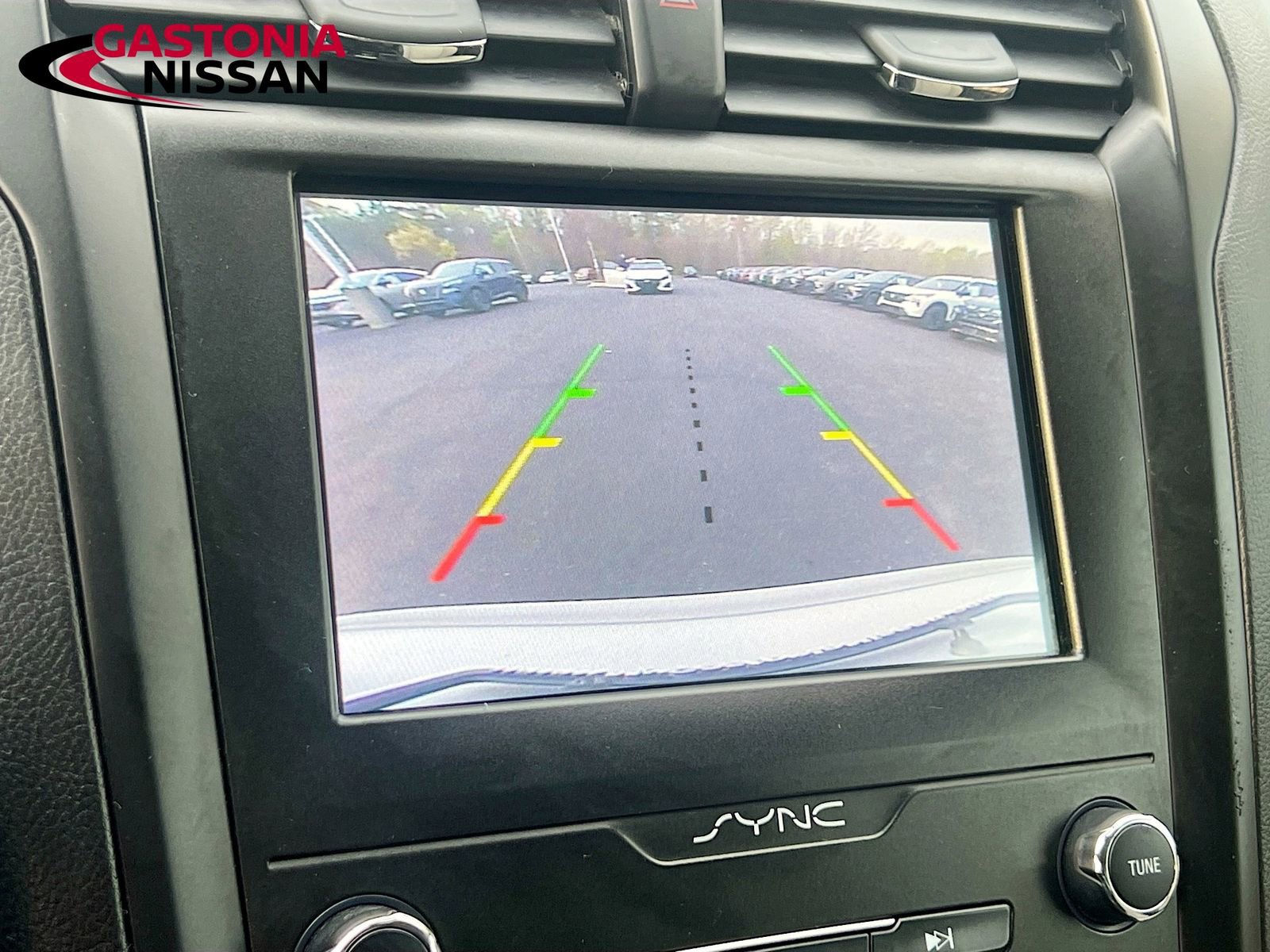 Used 2020 Ford Fusion SE w/ Equipment Group 151A image 18