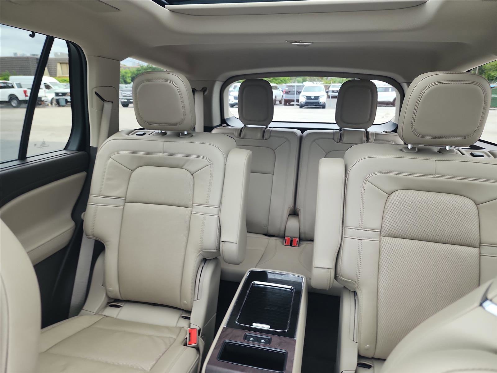 Used 2023 Lincoln Aviator Reserve w/ Equipment Group 201A AWD/4WD image 19