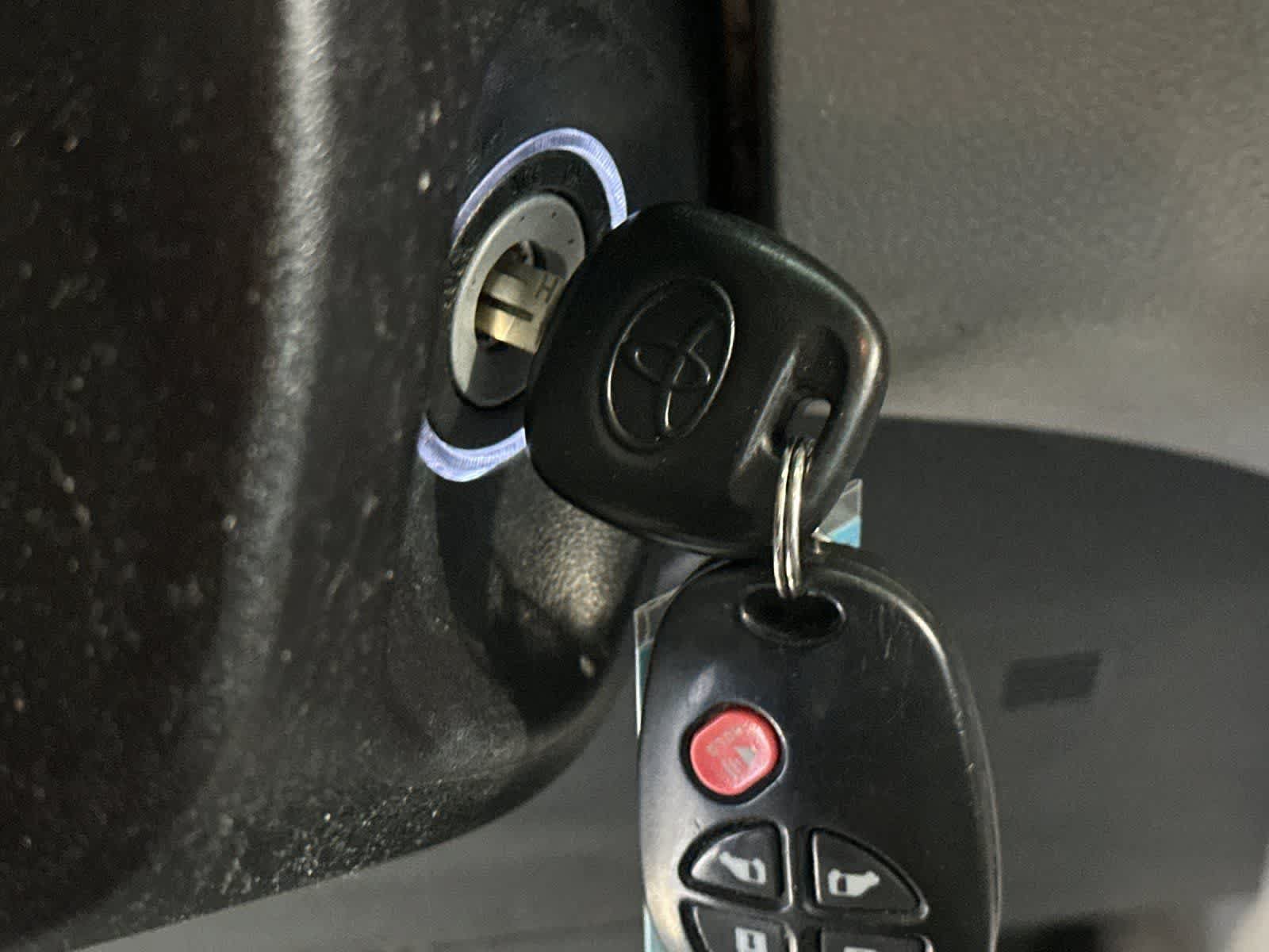 Used 2015 Toyota Sienna LE FWD image 29