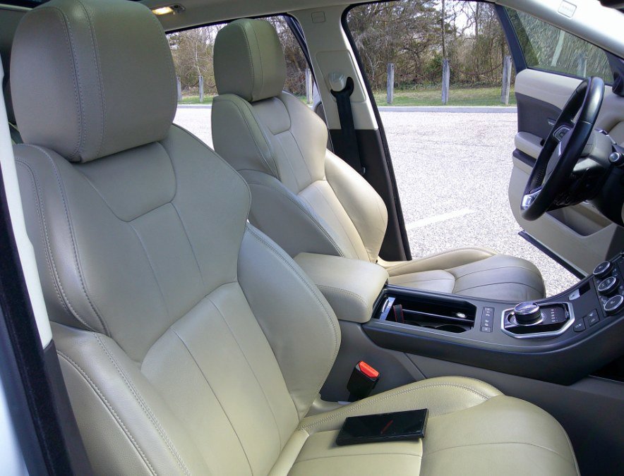 Used 2018 Land Rover Range Rover Evoque SE Premium image 51