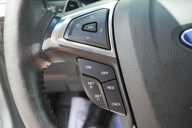 Used 2020 Ford Edge Titanium AWD/4WD image 17