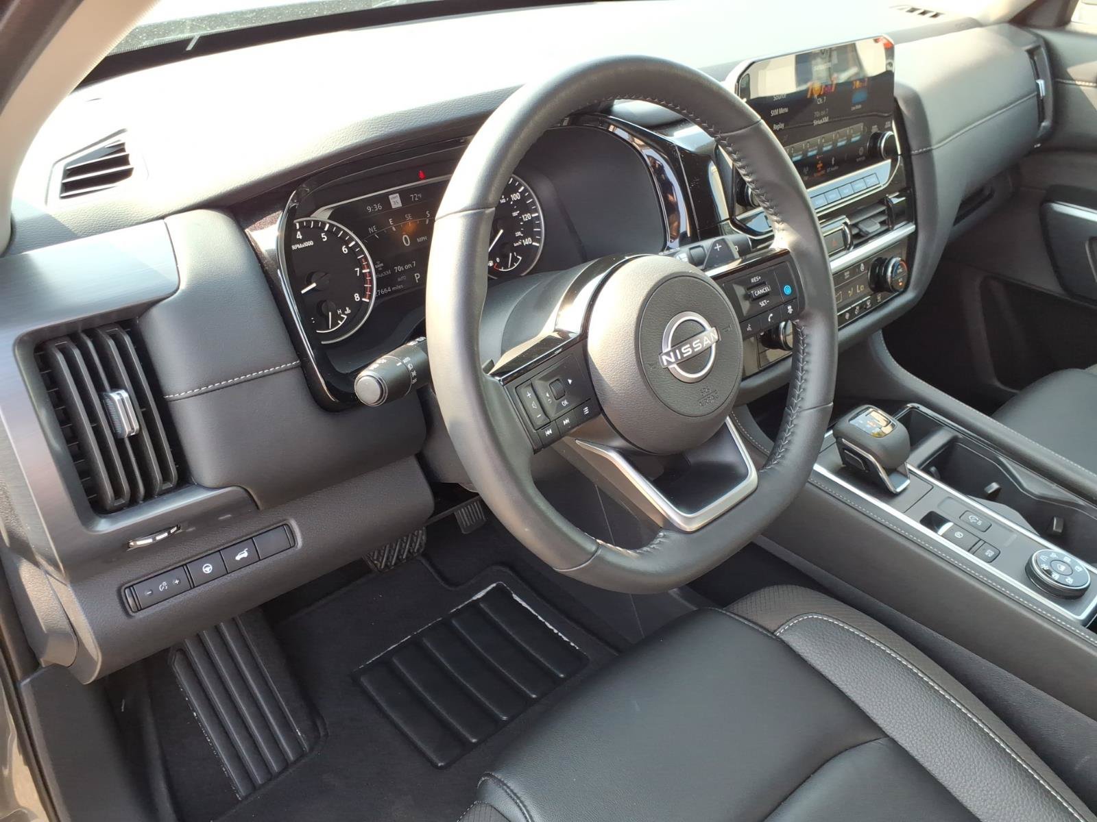 Used 2025 Nissan Pathfinder SL AWD/4WD image 18