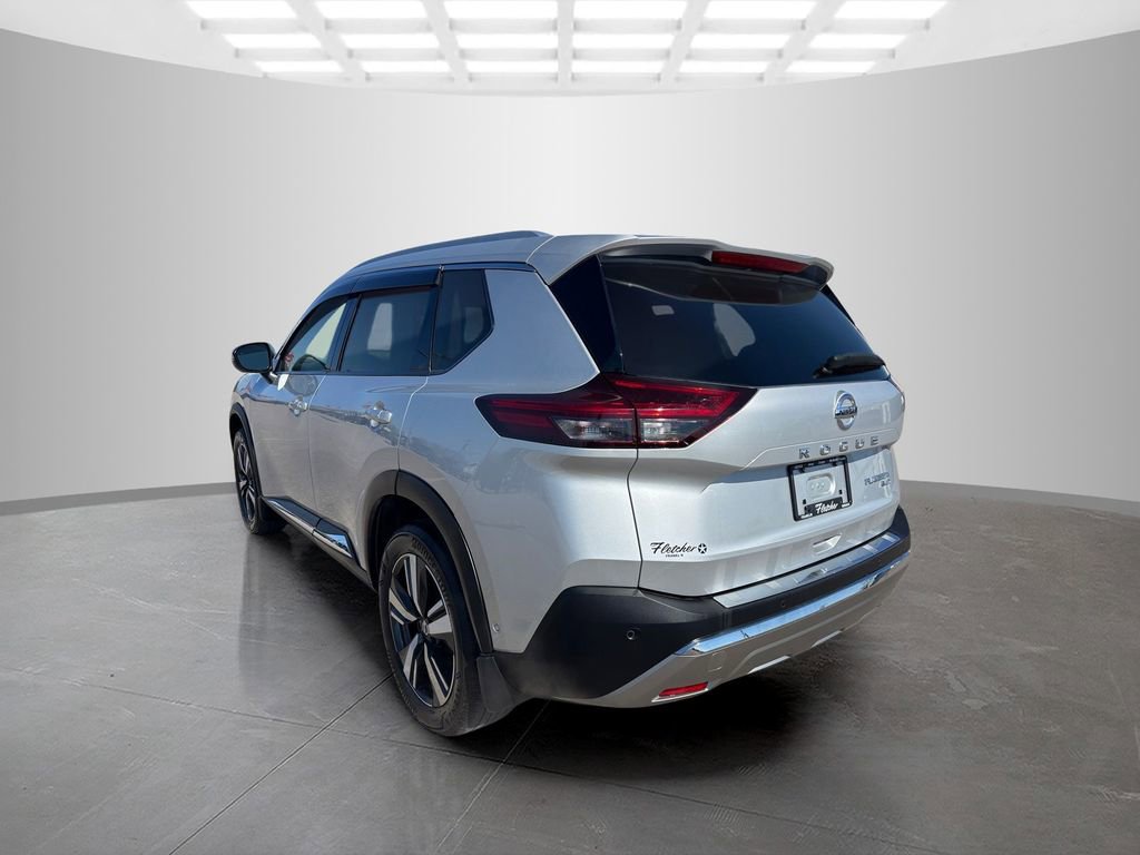 Used 2021 Nissan Rogue Platinum image 4