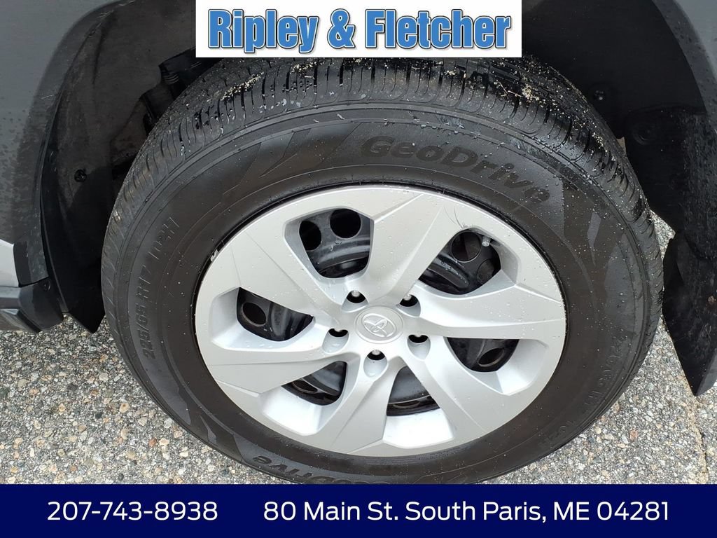 Used 2024 Toyota RAV4 LE AWD/4WD image 10