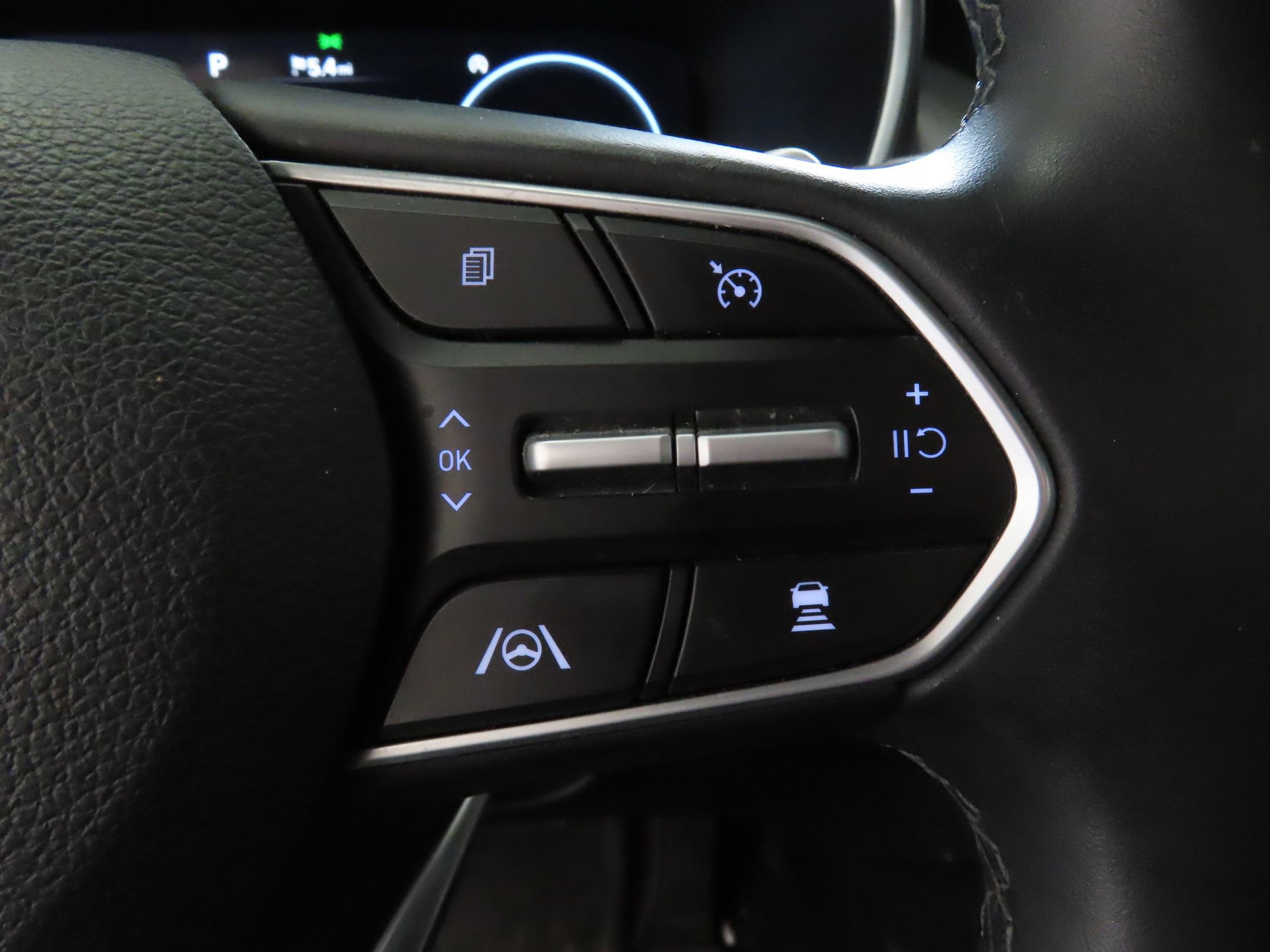 Used 2022 Hyundai Santa Fe Limited FWD image 16