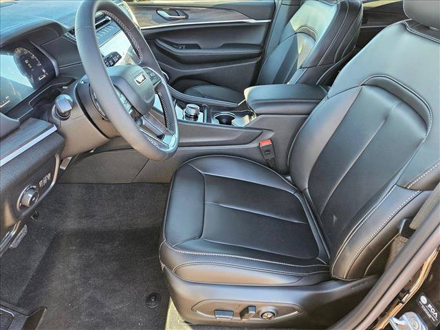 New 2026 Jeep Grand Cherokee Limited w/ Limited Altitude Package RWD video 4