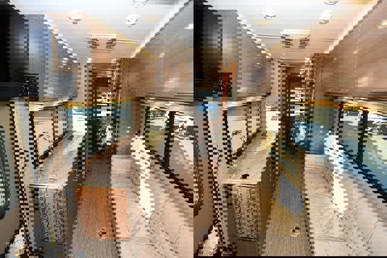 Used 2017 Ford E-450 and Econoline 450 Super Duty w/ A/C Prep Package RWD image 4