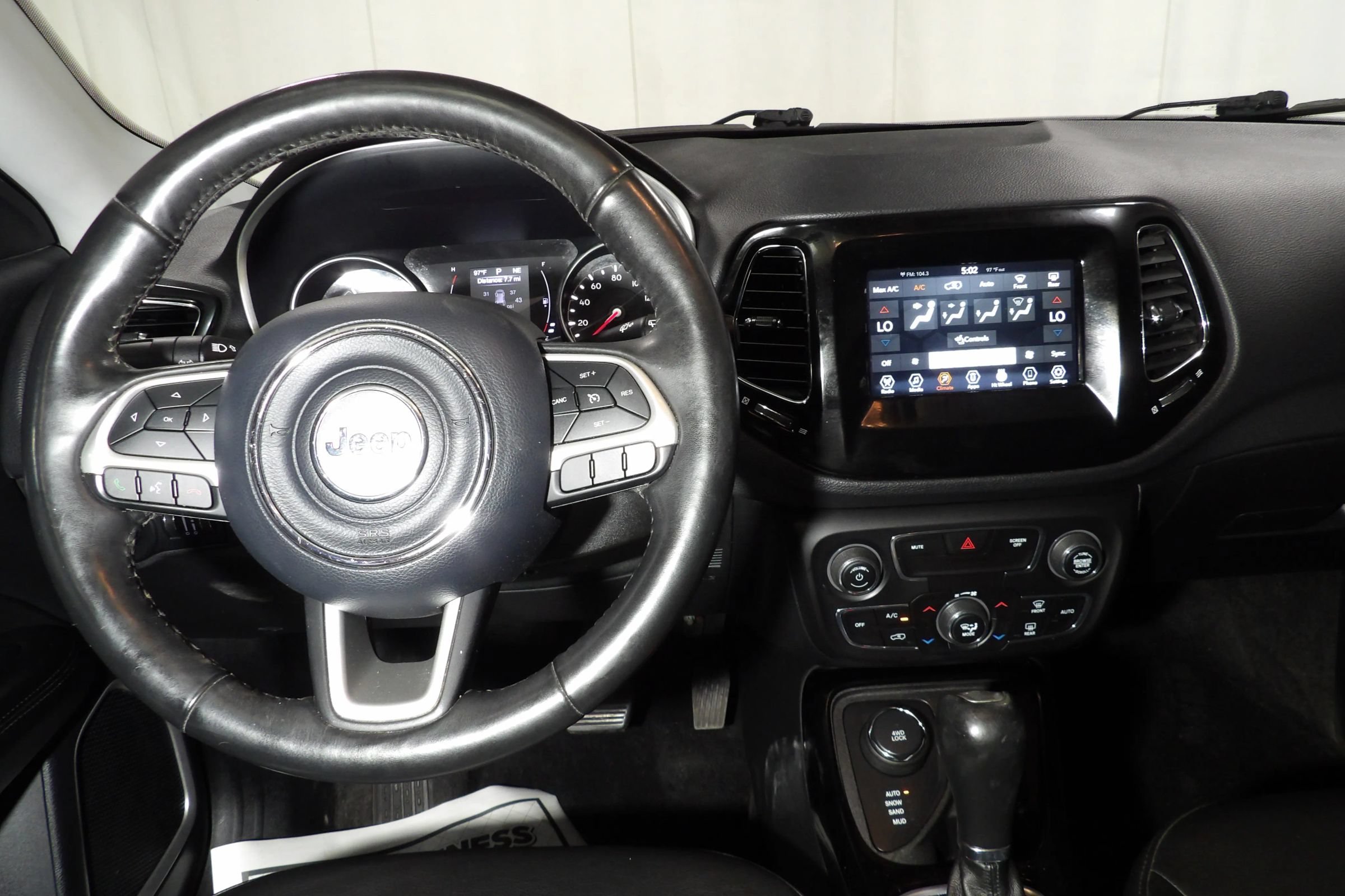 Used 2019 Jeep Compass Latitude AWD/4WD image 12