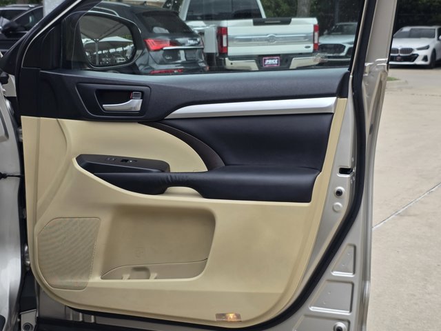 Used 2015 Toyota Highlander XLE AWD/4WD image 8