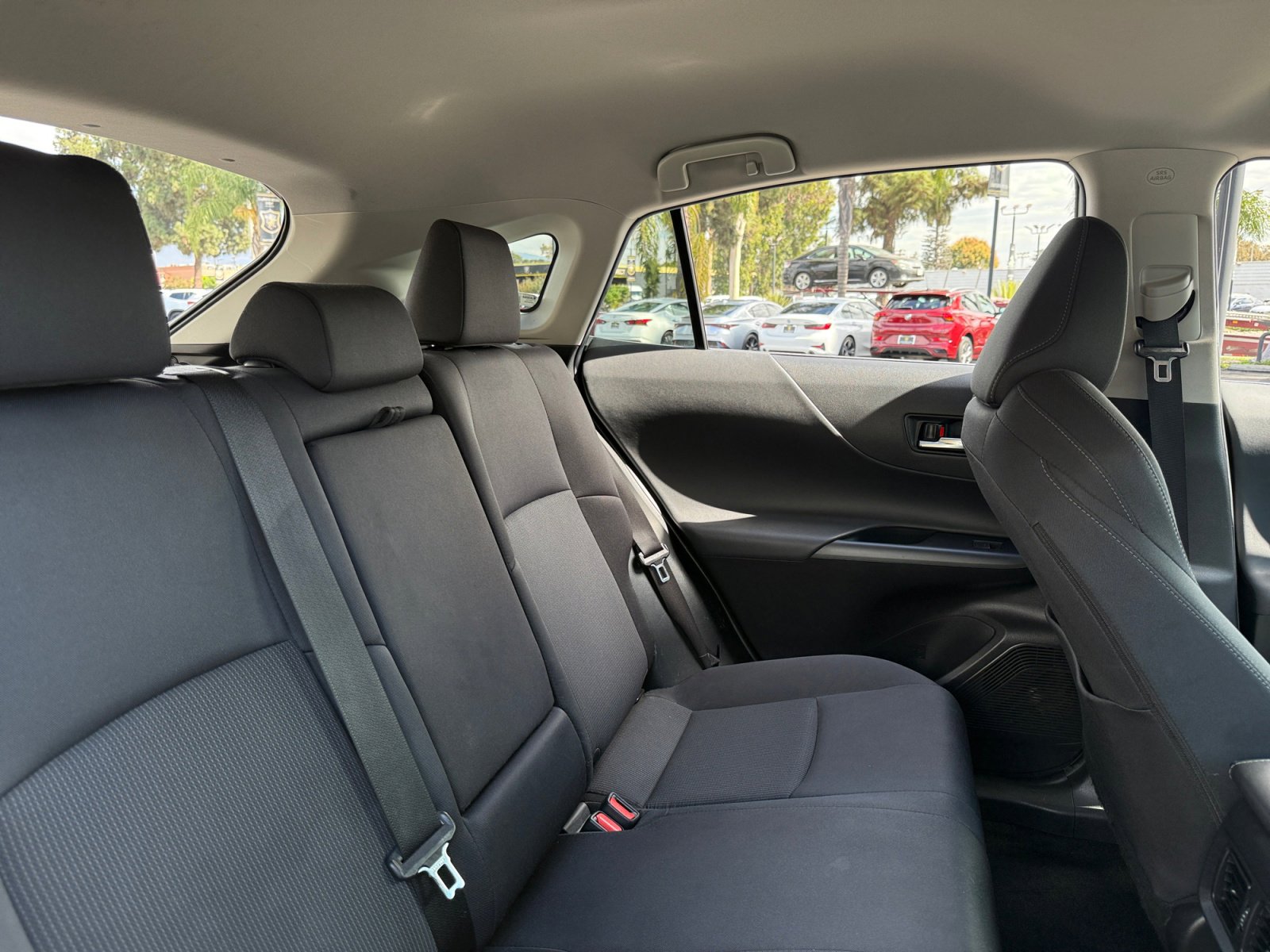 Used 2021 Toyota Venza LE image 18