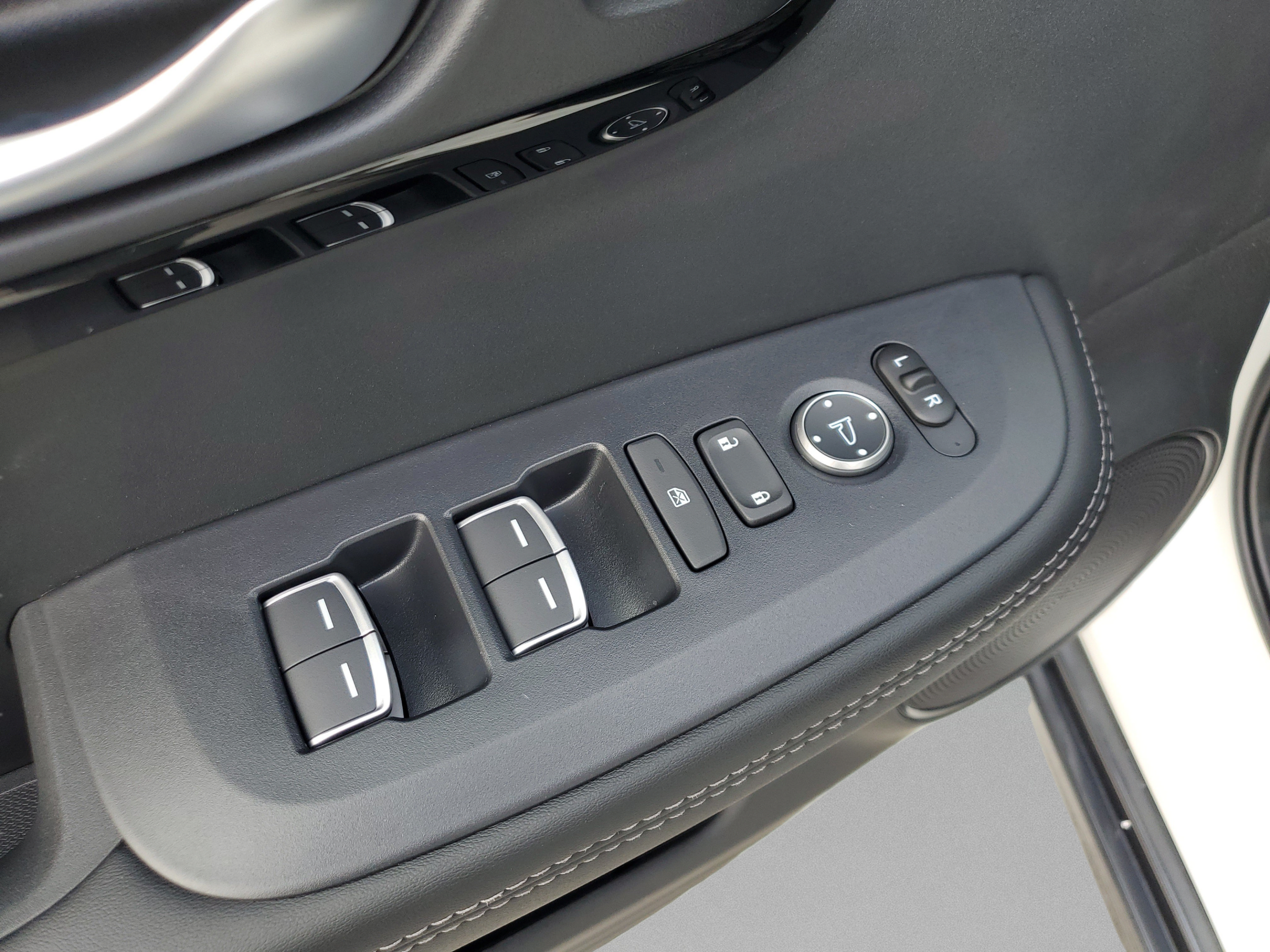 New 2026 Acura ADX FWD image 18