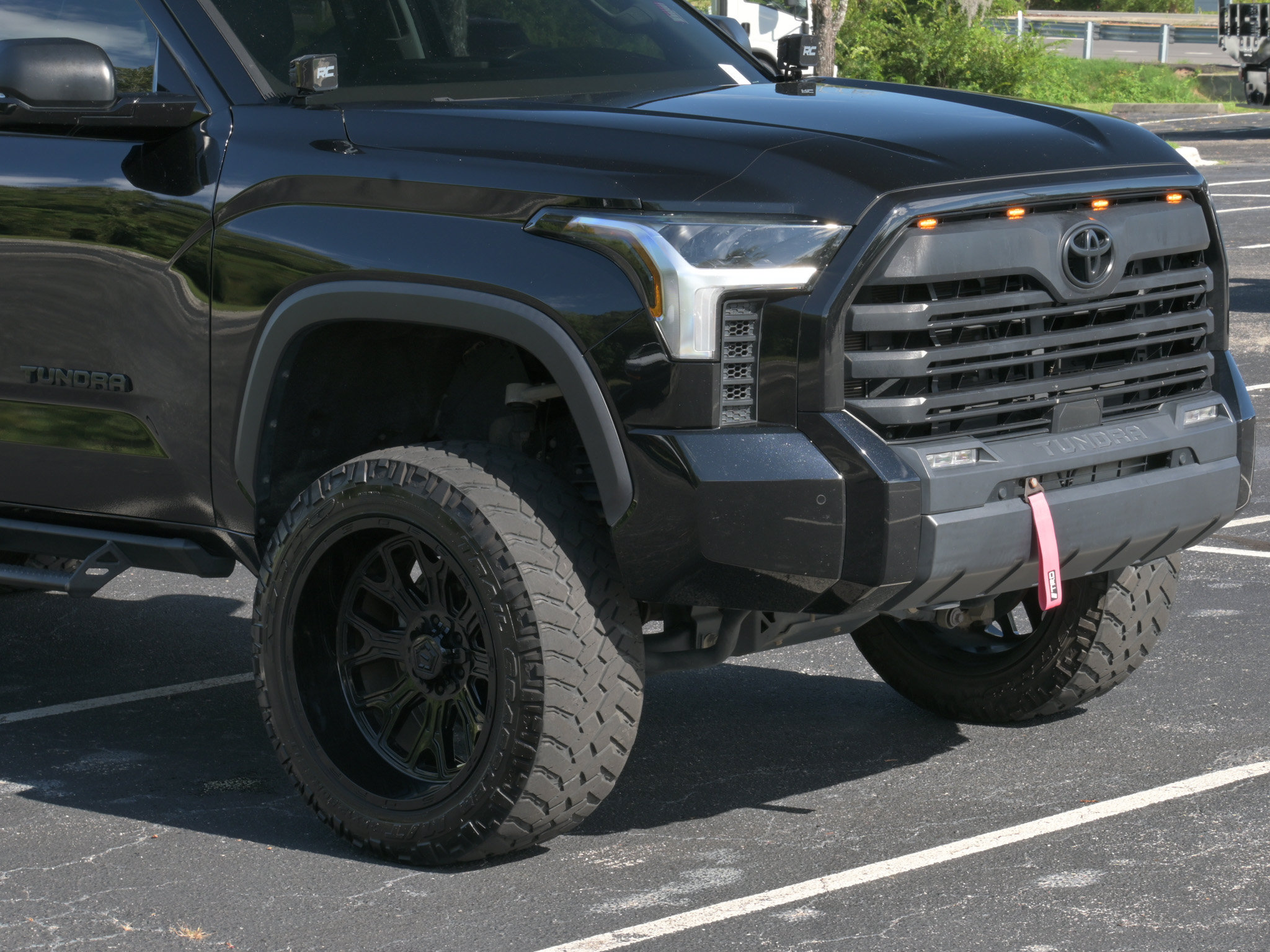 Used 2022 Toyota Tundra SR5 w/ SR5 Convenience Package AWD/4WD image 29