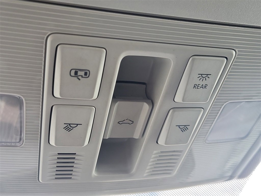 Used 2018 Volkswagen Golf SE image 30