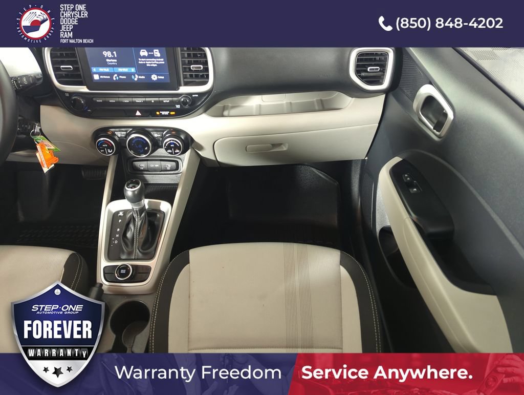 Used 2023 Hyundai Venue SEL FWD image 15