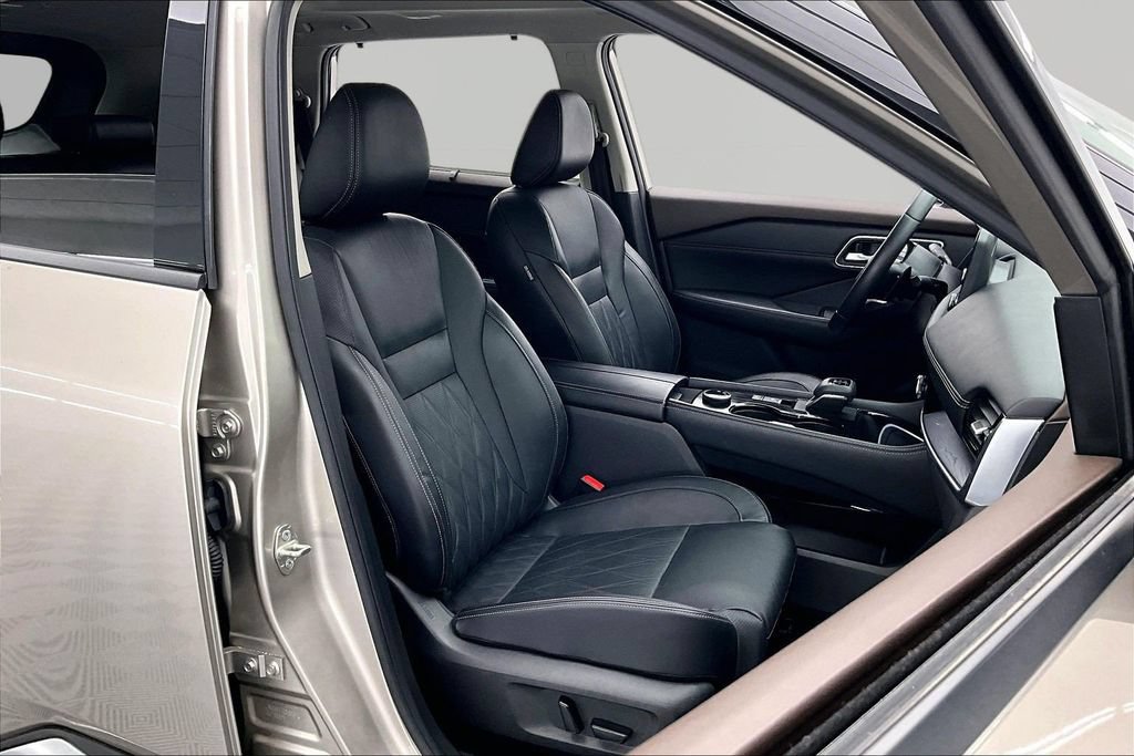 Used 2023 Nissan Rogue Platinum AWD/4WD image 7