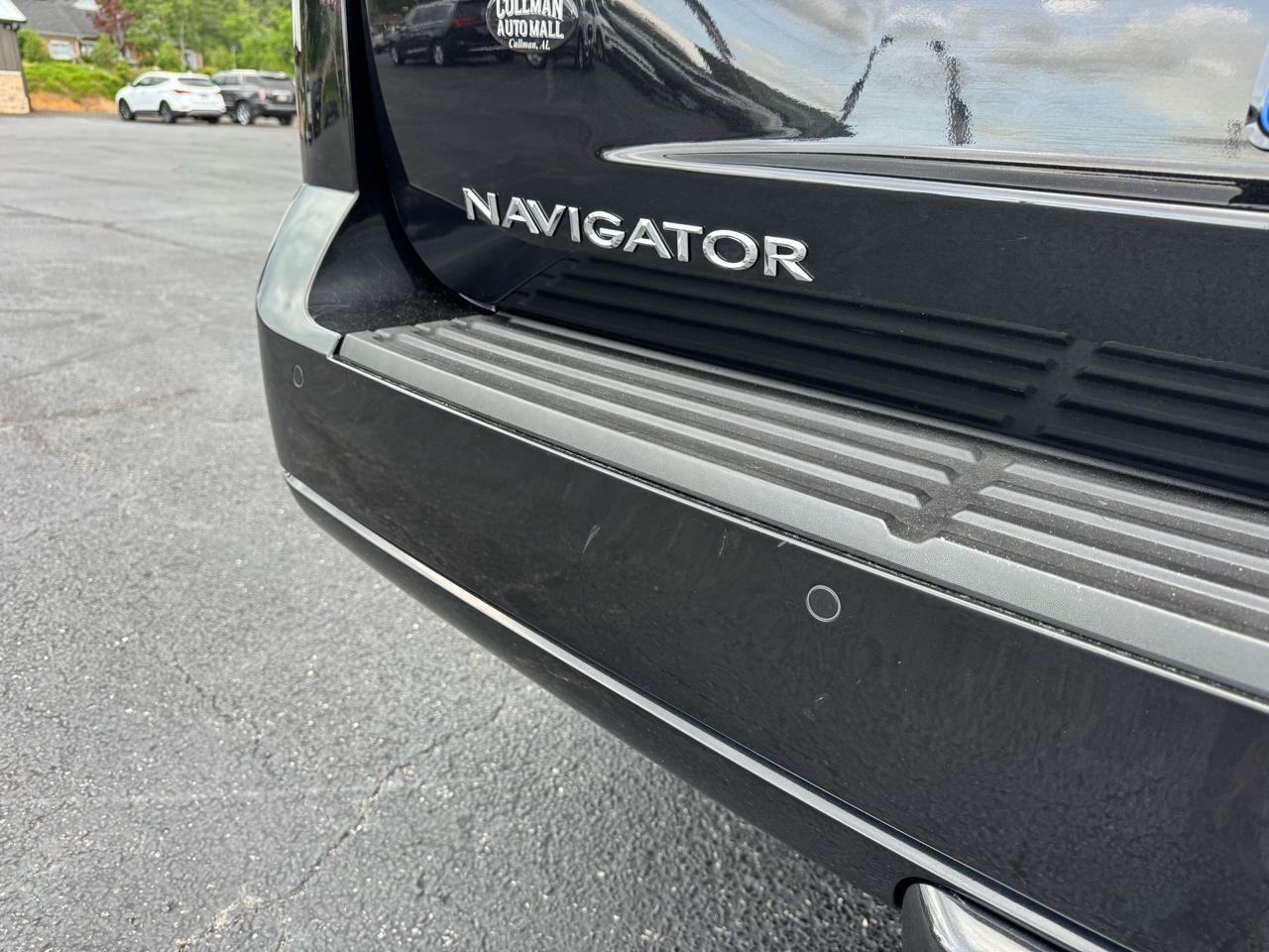 Used 2015 Lincoln Navigator 4WD image 9