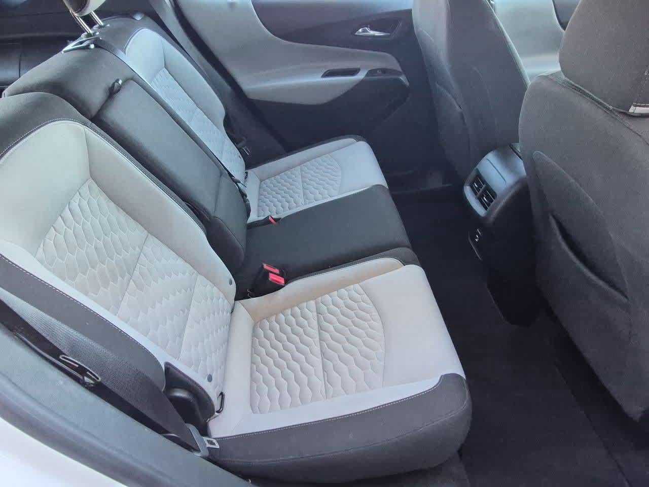 Used 2020 Chevrolet Equinox LS FWD image 20