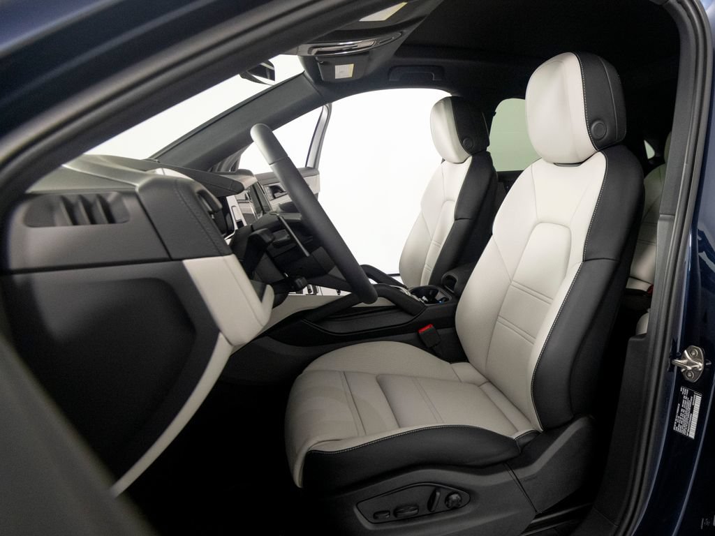 New 2026 Porsche Cayenne Coupe AWD/4WD image 17