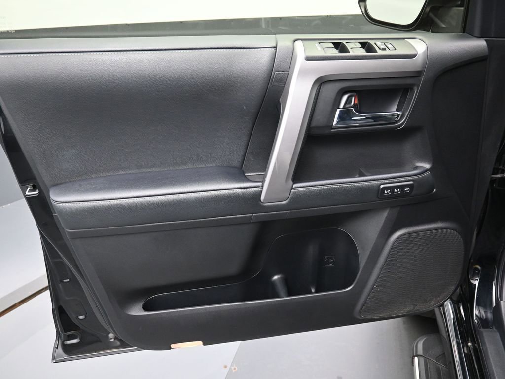 Used 2020 Toyota 4Runner Limited image 11
