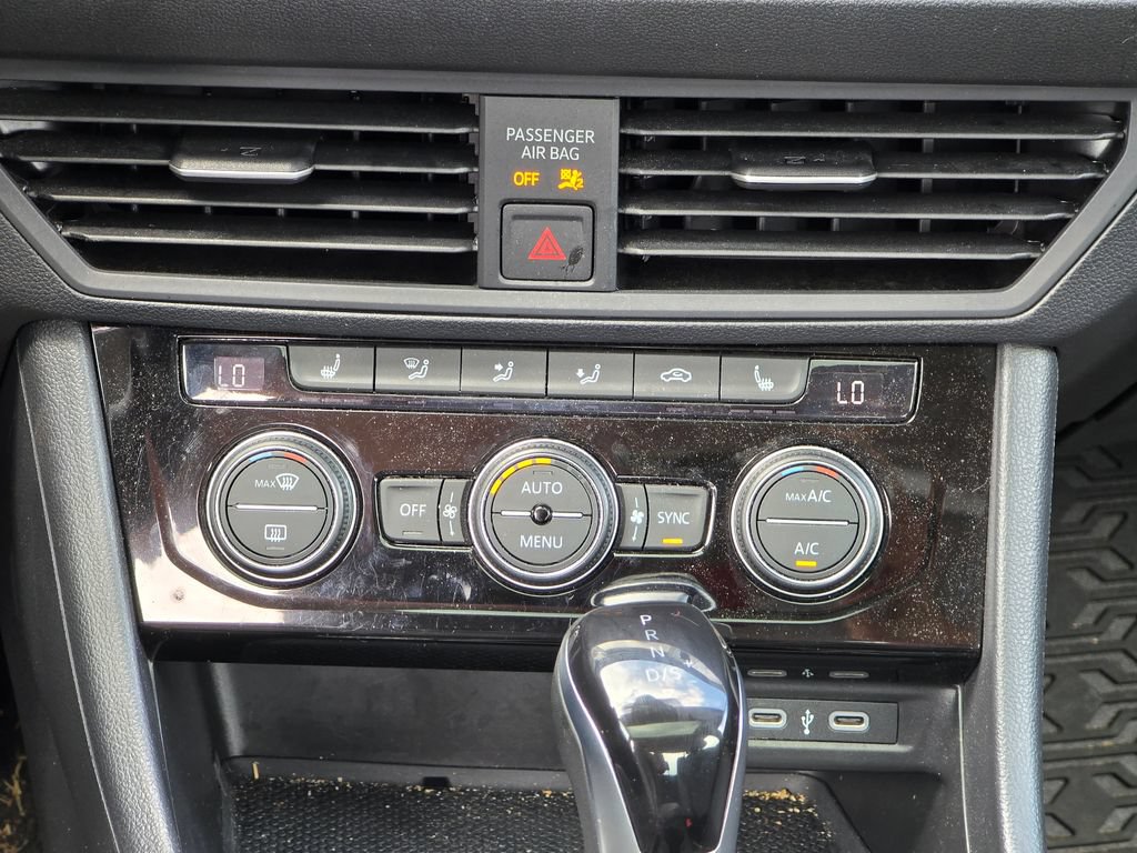 Used 2024 Volkswagen Jetta SE FWD image 22