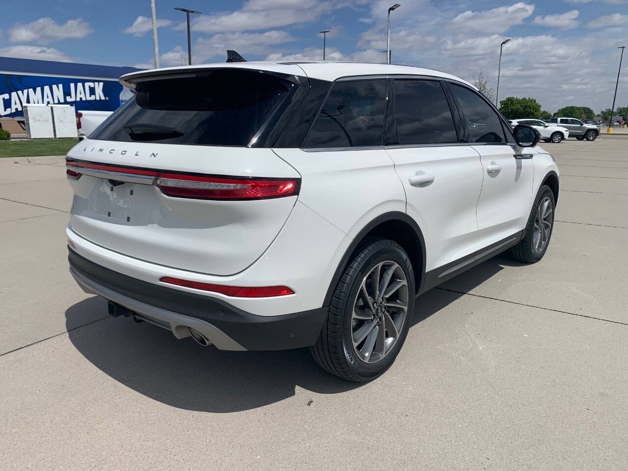 Used 2025 Lincoln Corsair AWD w/ Equipment Group 101A image 9