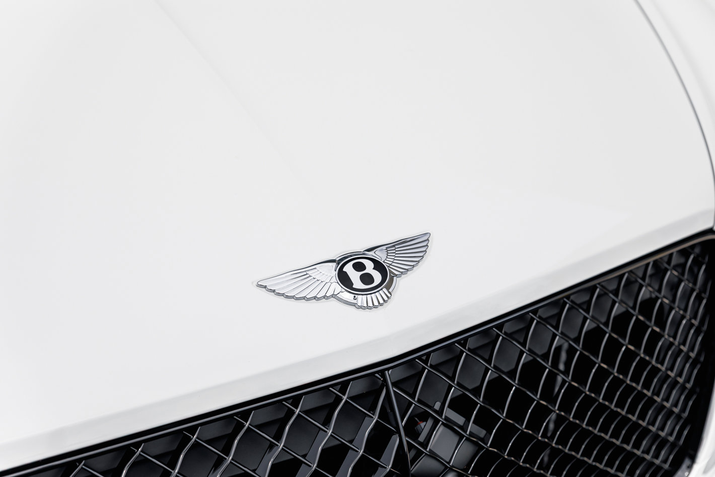 New 2025 Bentley Bentayga image 3