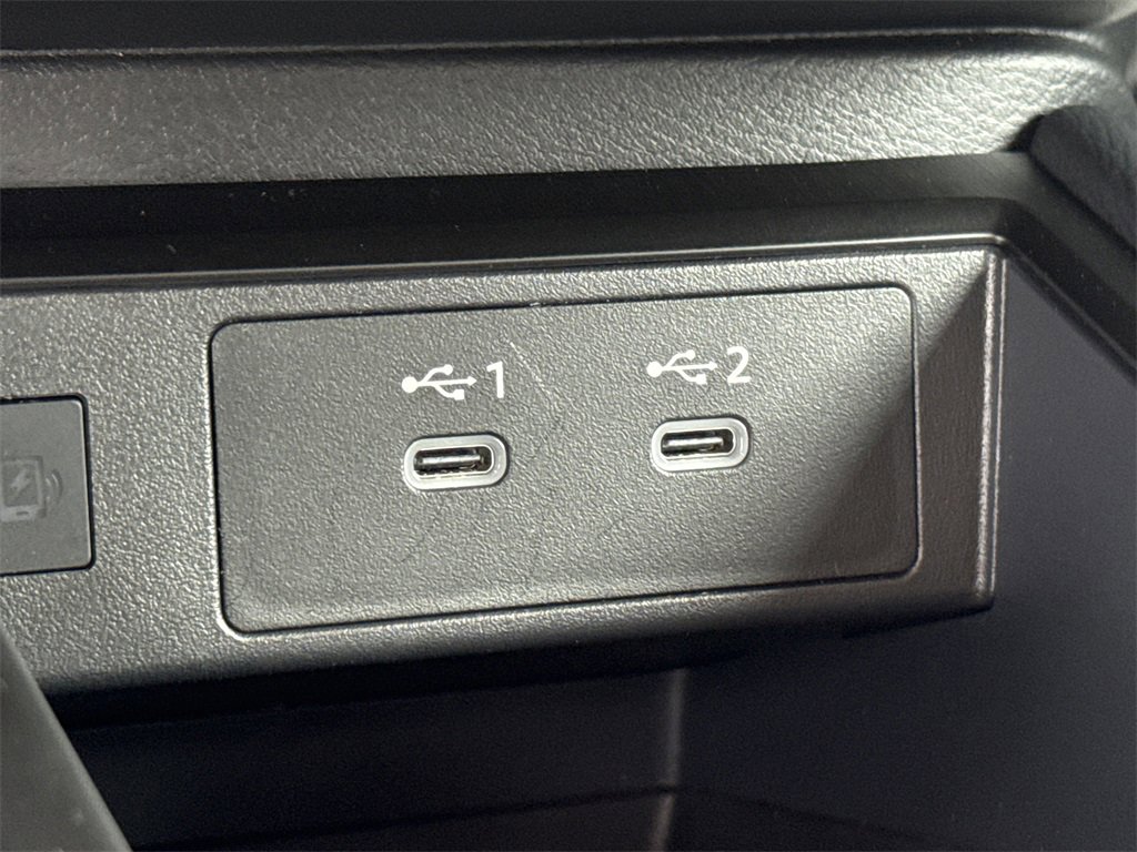 Certified 2025 Nissan Kicks SR image 33