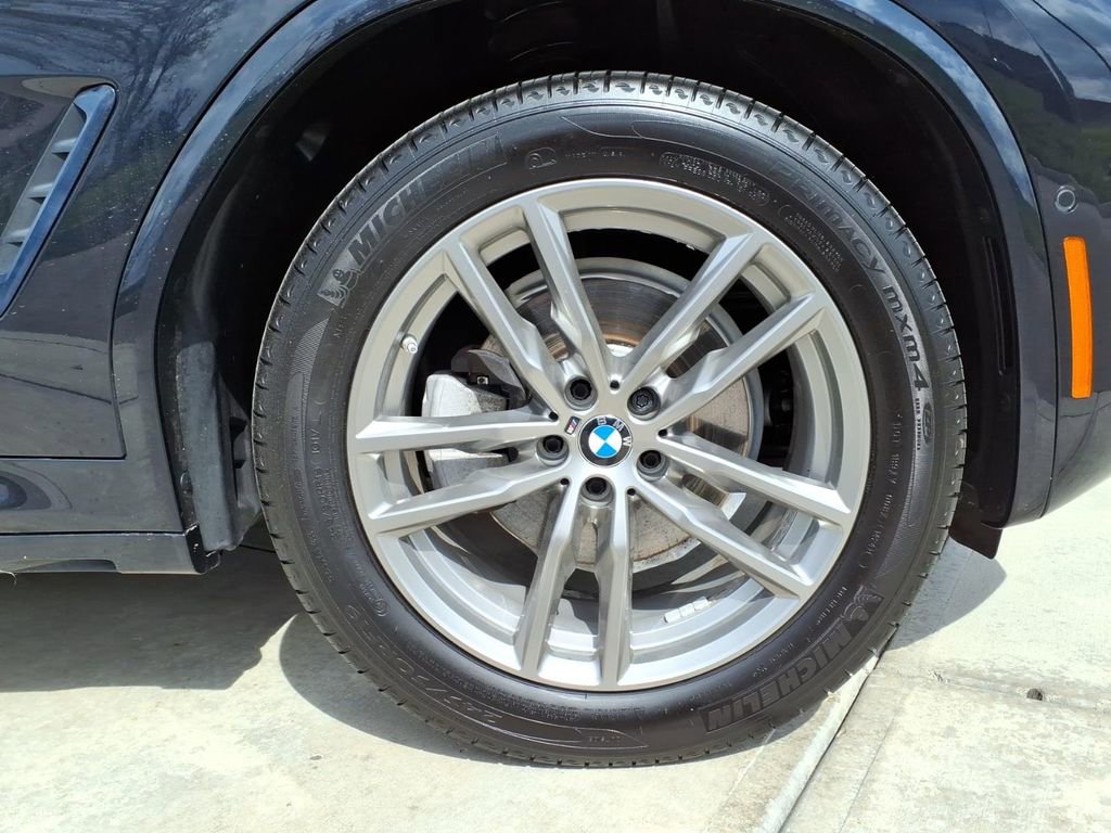 Used 2021 BMW X3 xDrive30e w/ Executive Package AWD/4WD image 9