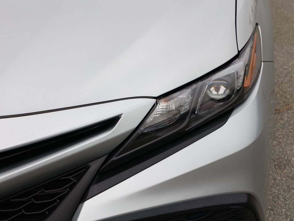 Used 2021 Toyota Camry SE w/ Carpet Mat Package (TMS) image 10