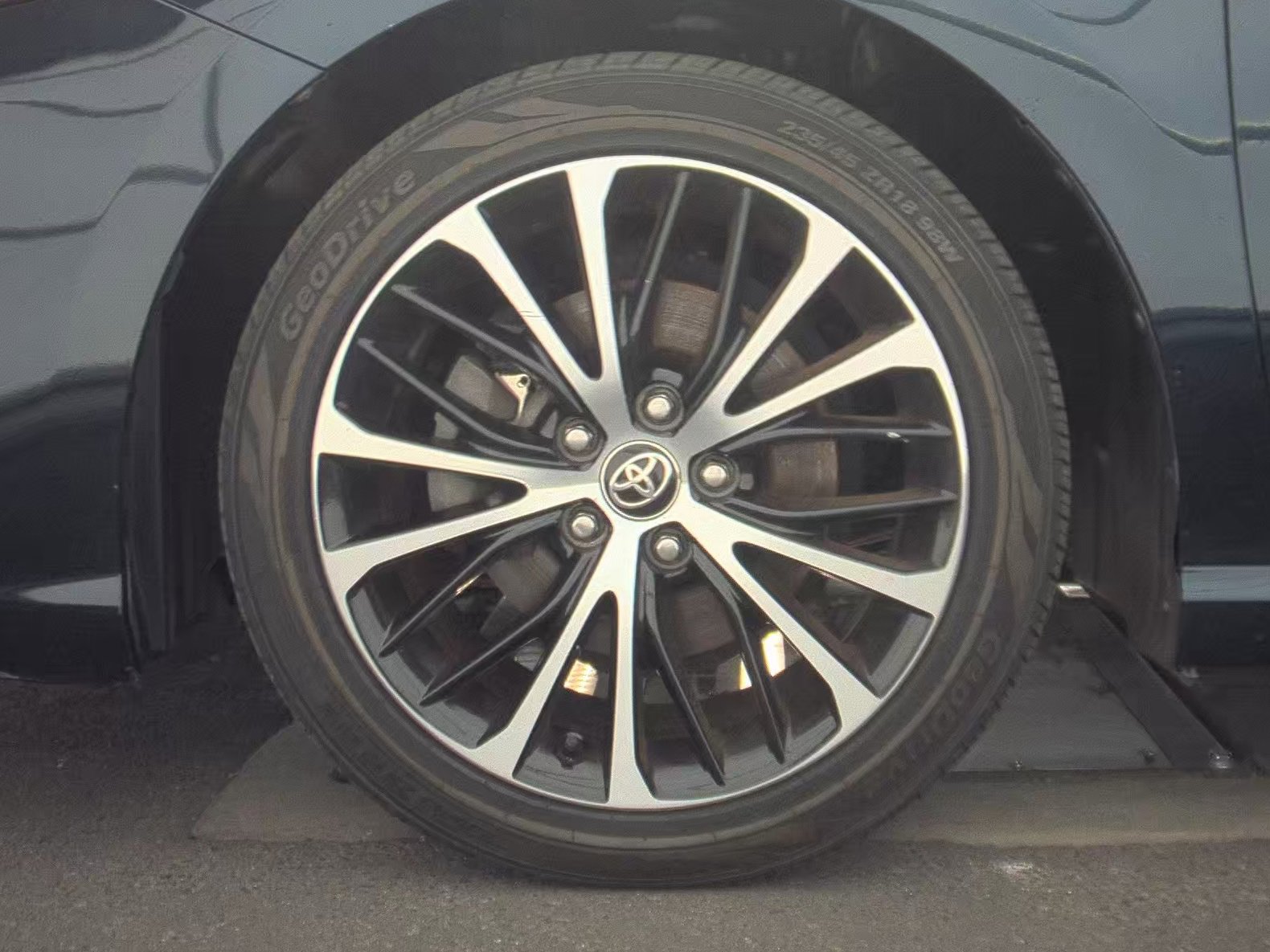 Used 2020 Toyota Camry SE image 10