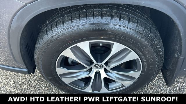 Used 2024 Toyota Highlander XLE image 34