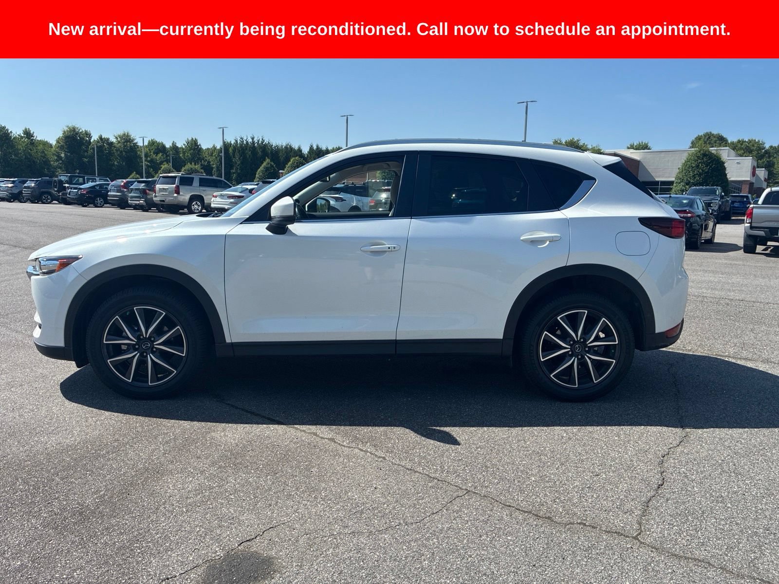 Used 2018 MAZDA CX-5 Touring w/ Preferred Equipment Package FWD image 8