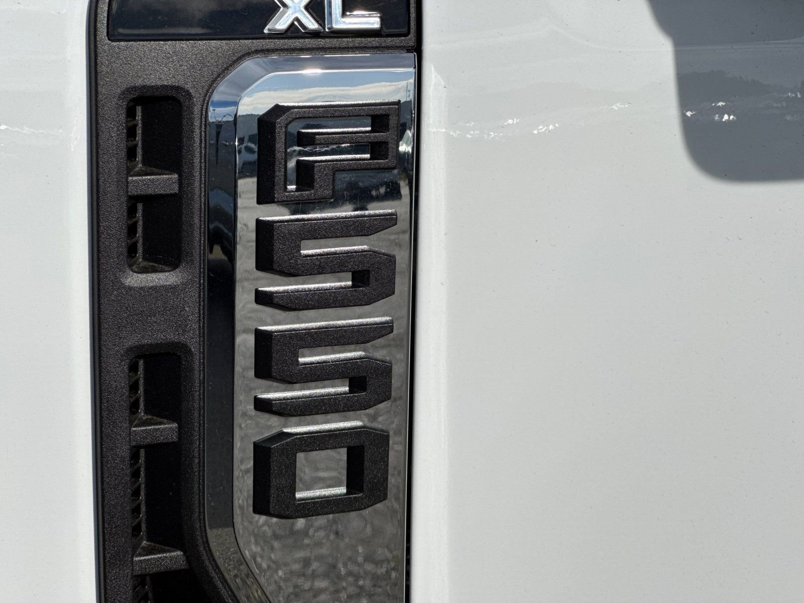 New 2025 Ford F550 4x4 SuperCab Super Duty image 28