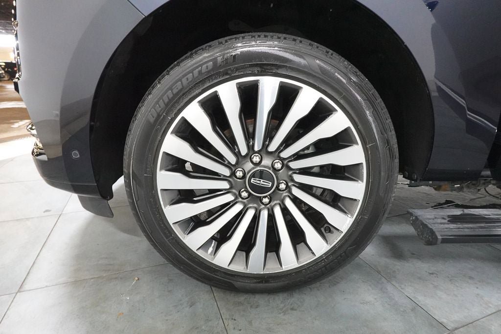 Used 2021 Lincoln Navigator Reserve w/ Luxury Package AWD/4WD image 37